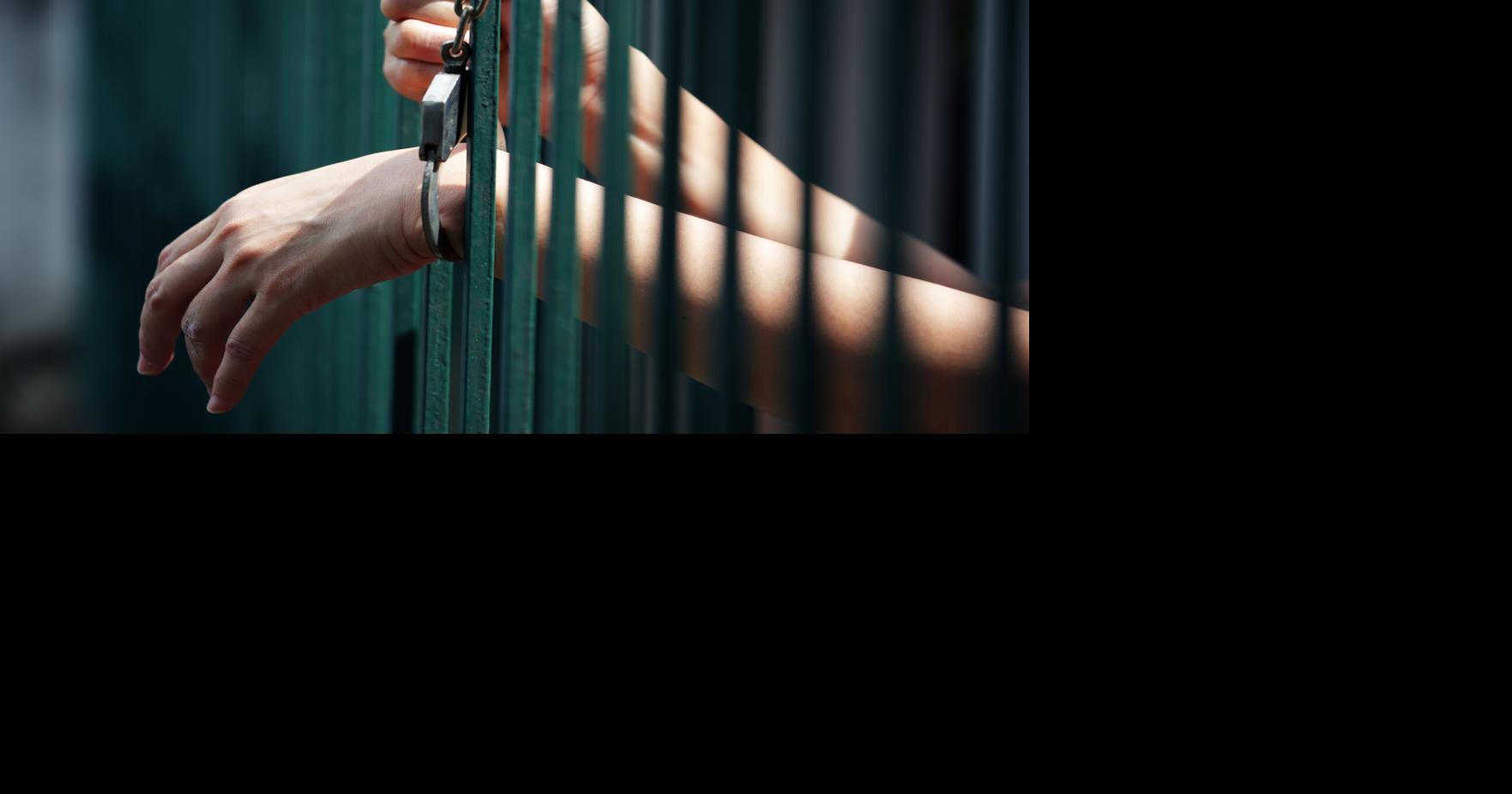 Durante el allanamiento se ocuparon varias armas de fuego, municiones y cargadores.