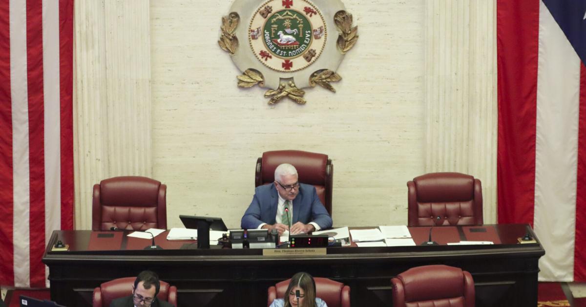 Senado exige información sobre acciones de exfuncionarios de la Gobernación y contrato energético de $5,887 millones