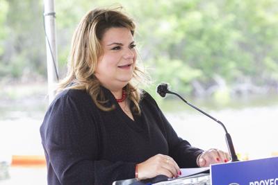 Jenniffer González anuncia $24 millones en fondos para servicios de salud y reconstrucción en la Isla