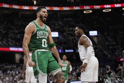 Celtics vencen a Cavs y recuperan ventaja en la serie