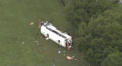 Ocho muertos al volcarse autobús de trabajadores agrícolas en Florida