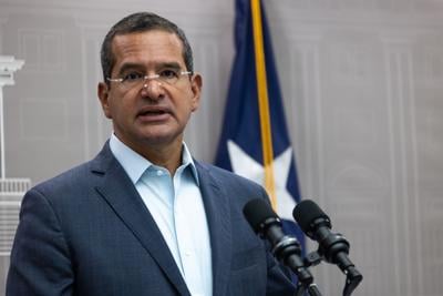 Gobernador firma distribución de $78 millones en municipios relacionados al huracán Fiona