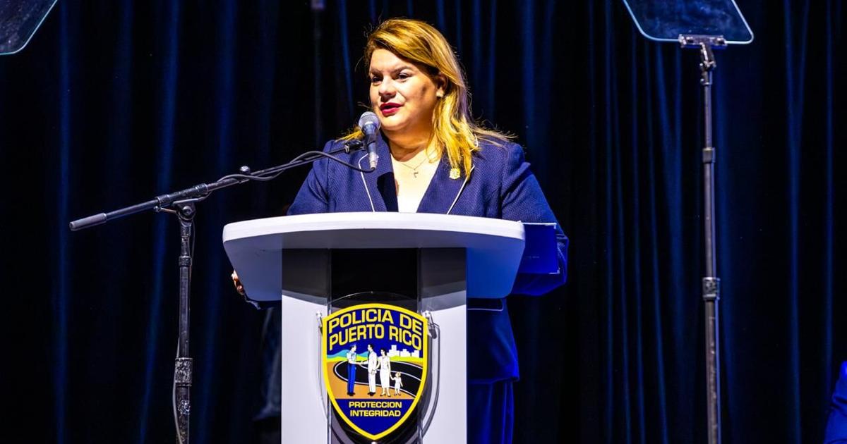 Jennifer González firma tres leyes; evalúa transferir antigua escuela a centro de autismo en Toa Baja
