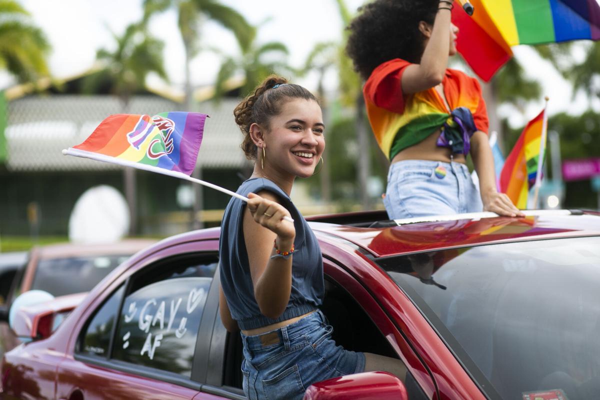 Caravanas de 23 cidades confirmam presença na Parada LGBT de Maringá Caravanas de 23 cidades confirmam presença na Parada LGBT de Maringá