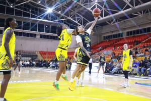 Imagen del artículo de El Vocero: Kaela Hilaire encesta siete triples y guía al Noroeste al triunfo en el Juego de Estrellas del BSNF