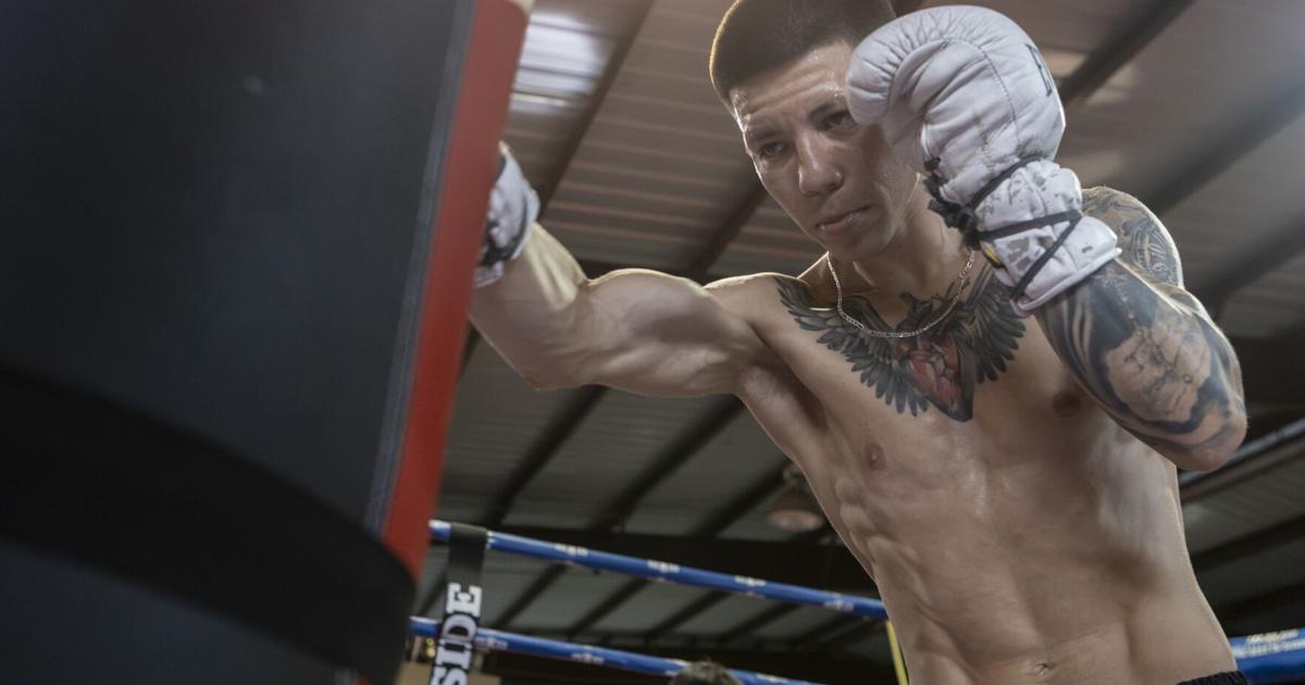 Jordy Cardona pone su invicto en juego ante Karlo Rodríguez por título OMB de 118 libras