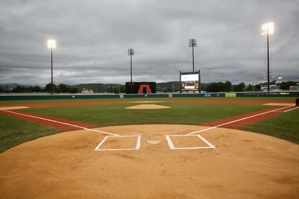 Los Leones estrenan el renovado estadio Francisco Paquito