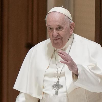 ¿Qué se sabe sobre la operación al papa Francisco?