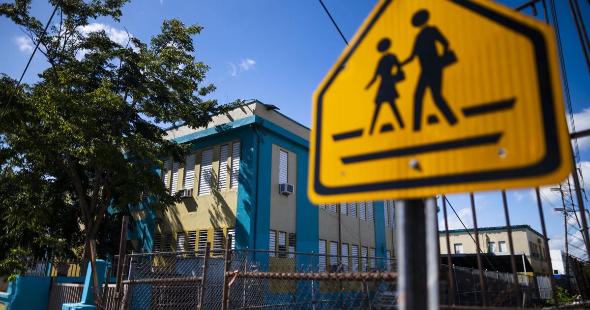 Refuerzan seguridad tras presunta amenaza de tiroteo en escuela superior de Cayey