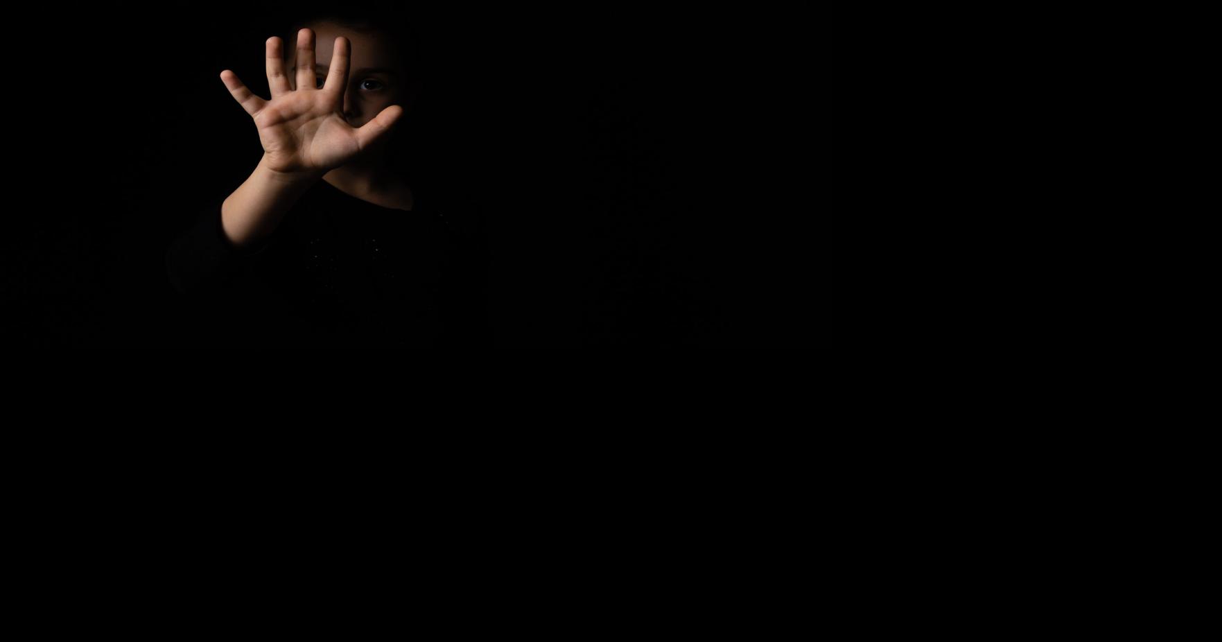 Jurado declara culpable a padre de maltratar físicamente a su hija en San Juan