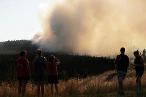 Imagen de la cobertura de: Incendios forestales en Washington provocan desalojos y daños extensos