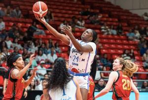 Imagen de la cobertura de: Las Gigantes de Carolina arrancan con victoria sobre las Leonas de Ponce