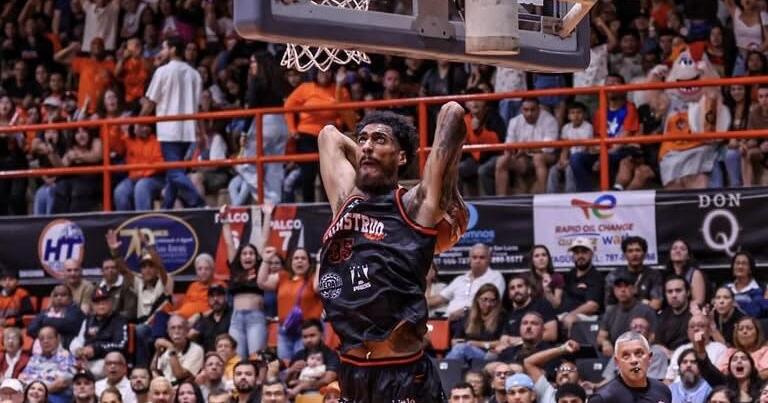 Los Atléticos sobreviven 76-73 ante Quebradillas y mantienen su invicto