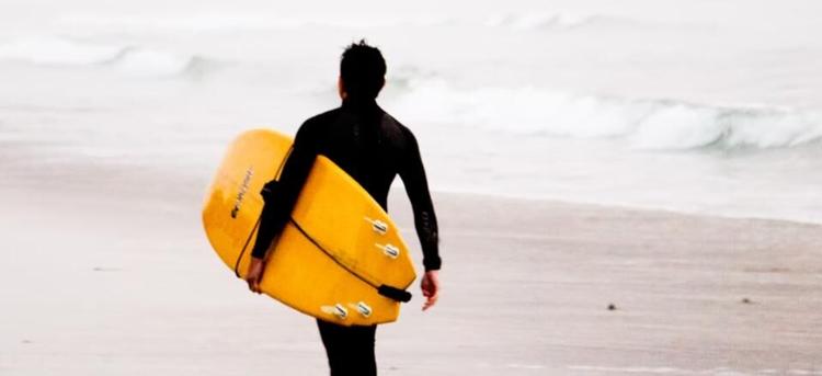 Muere un surfista de 31 años atacado por un tiburón blanco en Nochebuena 61c7132765953.image