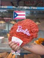 FOTOS: Nace el bacalaito Barbie en Puerto Rico
