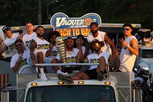 Imagen del artículo de El Vocero: Vaqueros celebran su caravana de campeonato "con la mejor fanaticada de la liga"