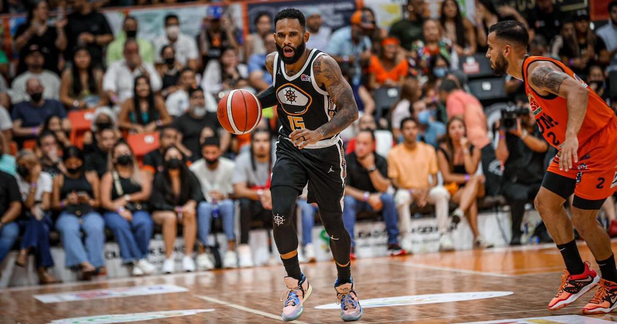 Walter Hodge’s Surprise Report to Arecibo Captains |  Basketball