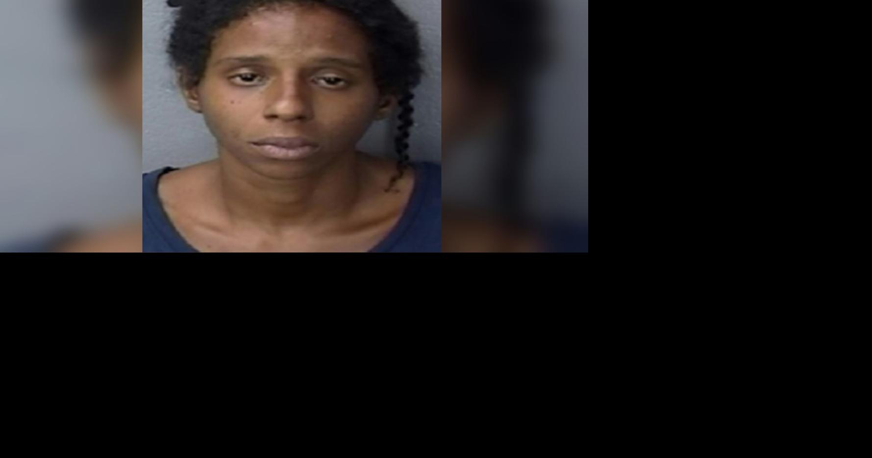 Mujer enfrenta cargos tras presuntamente robarle el carro a septuagenario en Carolina