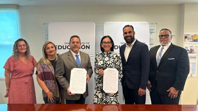 Educación firma acuerdo con la UPR de Humacao