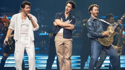 Jonas Brothers posponen conciertos en México por enfermedad de Nick Jonas