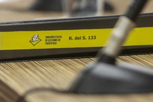 Imagen de la cobertura de: CEE refiere a Justicia presunta clonación de tarjeta electoral en Arecibo