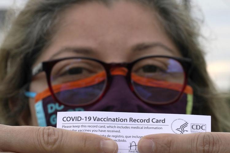 Latinoamericanos van a Estados Unidos a vacunarse contra covid-19 607f2f4a3d58b.image
