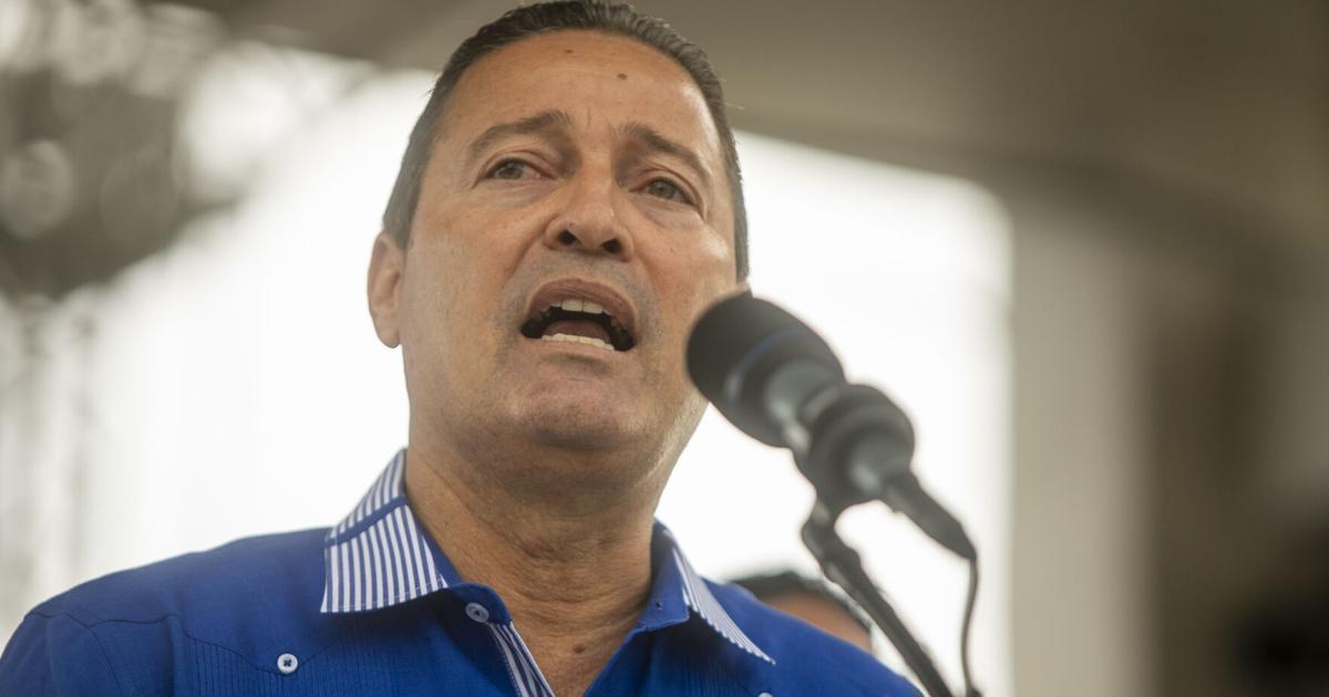 Empleados municipales de Cataño rinden homenaje póstumo al alcalde Julio Alicea Vasallo