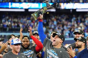 George Springer lleva a los Azulejos a la Serie Mundial con victoria 4-3 sobre los Marineros