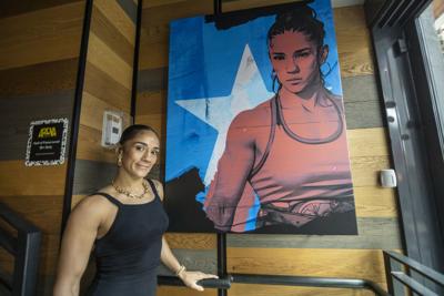 VIDEO: Amanda Serrano se emociona con una pintura en su honor: “No me lo esperaba”
