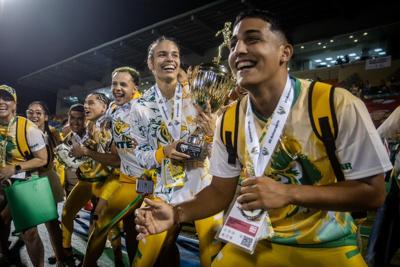 FOTOS: Los Tigres y Tigresas revalidan como campeones de las Justas de Atletismo