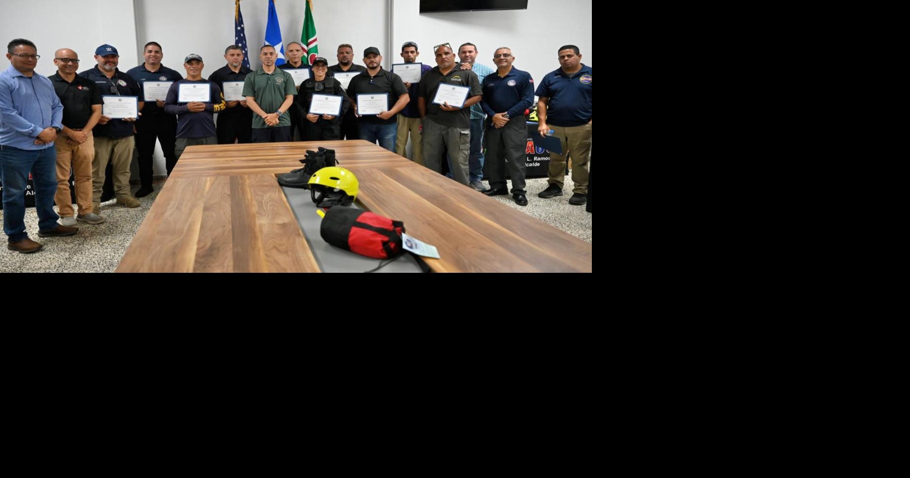 Mayagüez refuerza seguridad con 12 patrullas nuevas, bomberos certificados y rescatistas