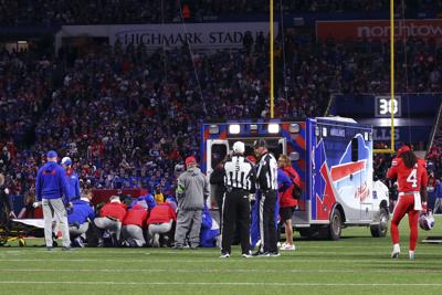 VÍDEO: Jugador de los Bills sufre lesión de cuello ante los Giants y es trasladado a hospital
