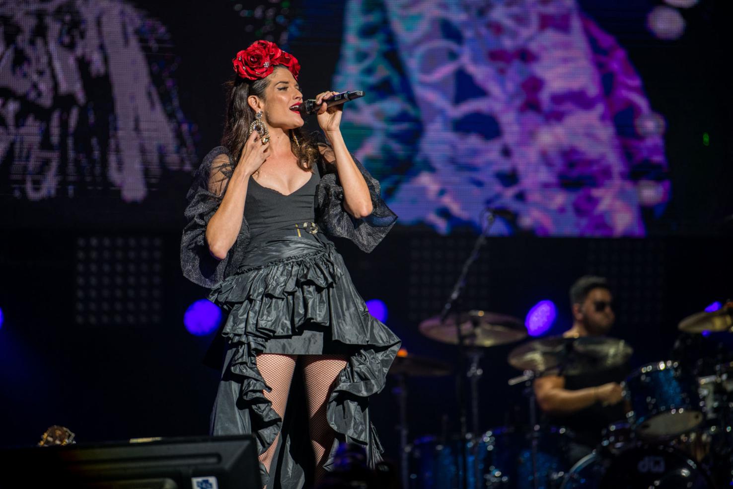 Imponente Natalia Jiménez en su concierto en la isla Escenario