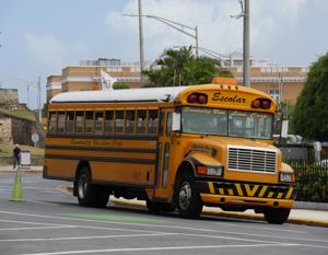 Imagen de la cobertura de: Educación remite petición para atender deuda con porteadores escolares y les prometen pago la próxima semana