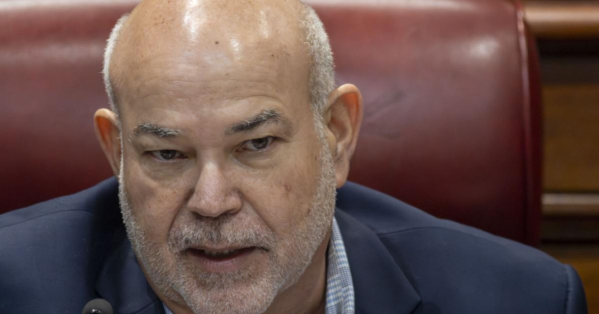 Johnny Méndez cita a vista pública al secretario de Salud por crisis médica en Culebra
