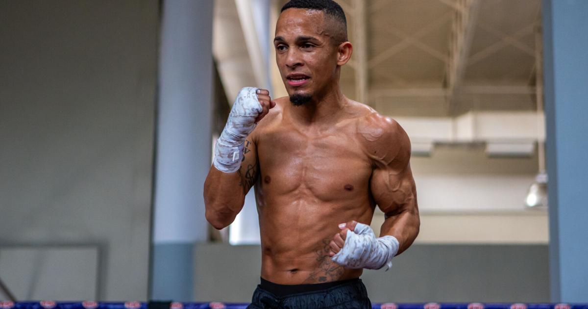 René "Chulo" Santiago regresa al gimnasio y reclama su lugar como campeón de la AMB