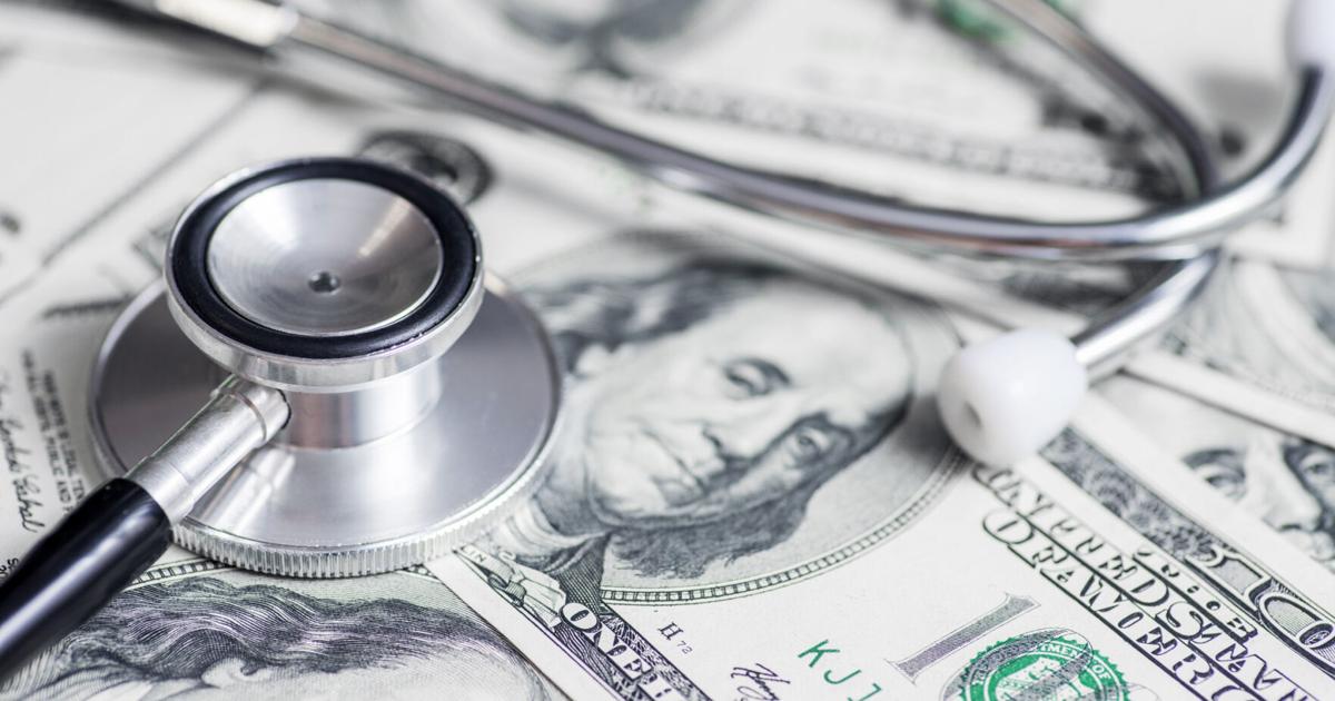 Sector de salud concentra la mayor deuda en quiebras en abril