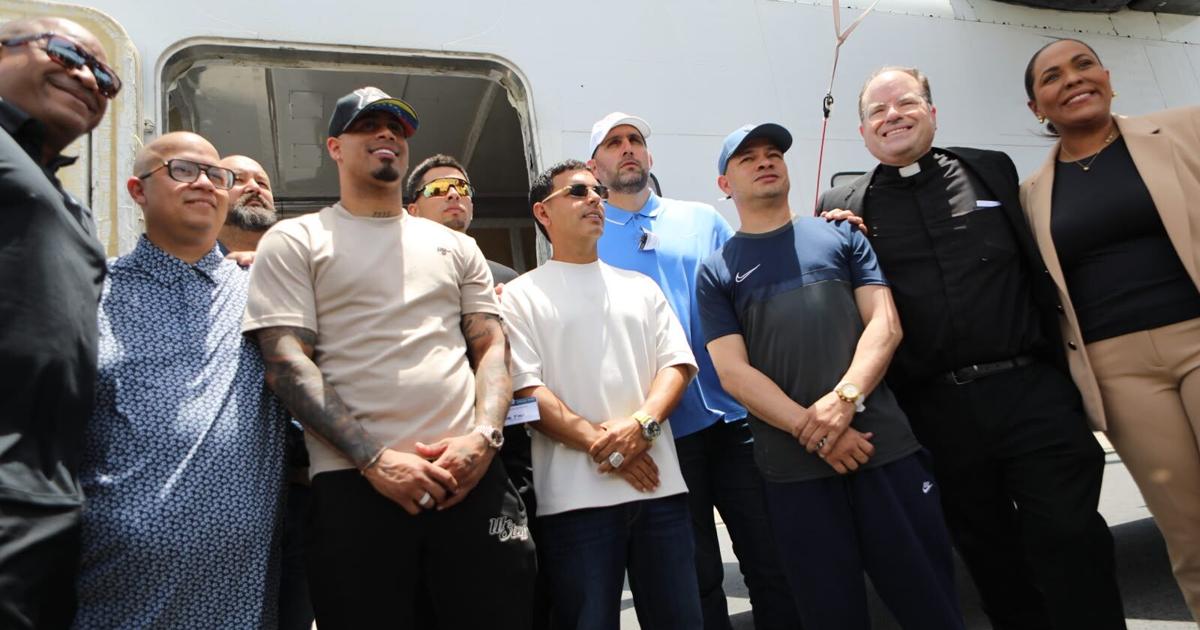 Salen desde Puerto Rico primeros vuelos con 10,000 libras de ayuda humanitaria a Venezuela