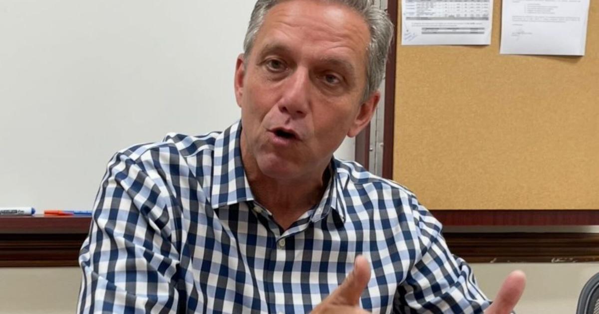 Alcalde de Coamo exige reglas claras para negocios ambulantes en carreteras estatales