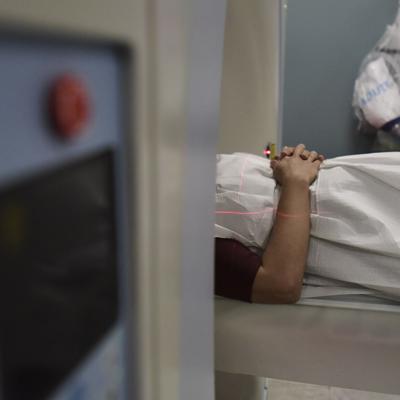El Departamento de Salud reporta 21 muertes y 873 hospitalizados por el covid-19