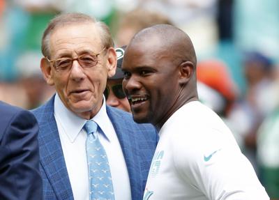 Entrenador de football americano demanda a la NFL por presunto racismo