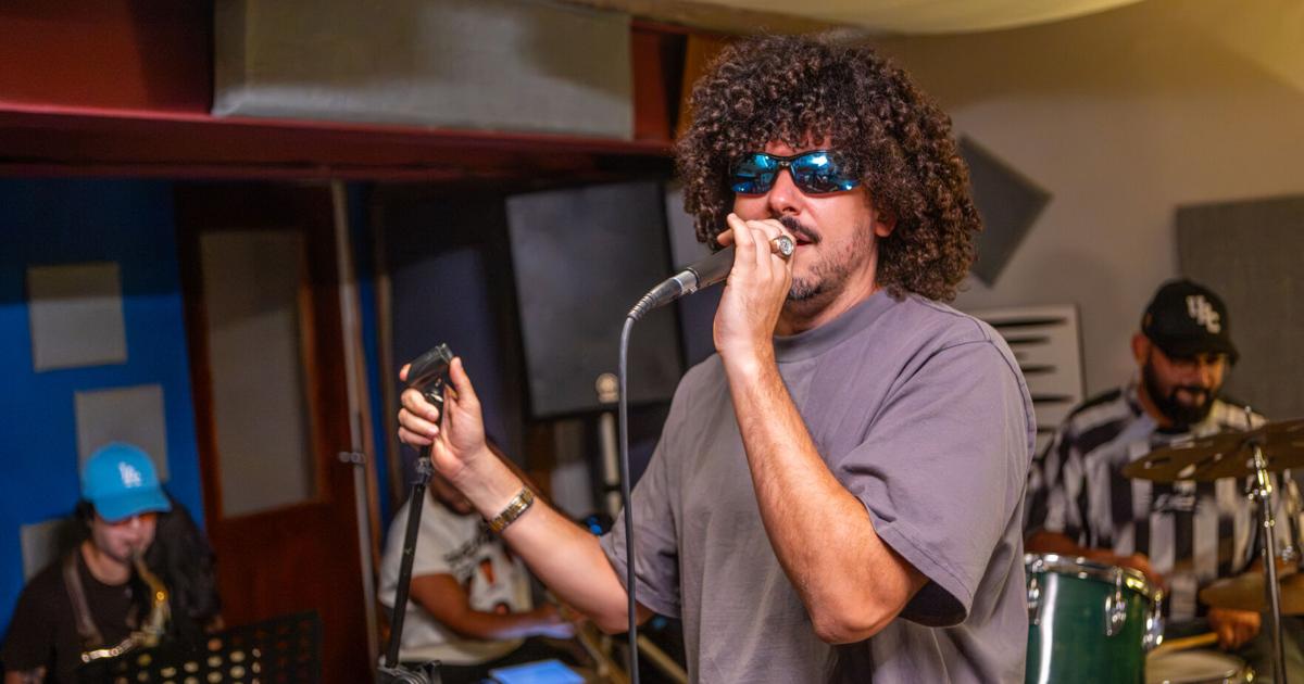 PJ Sin Suela debuta en Coca-Cola Music Hall, lanza nuevo disco y recibe nominación al Latin Grammy