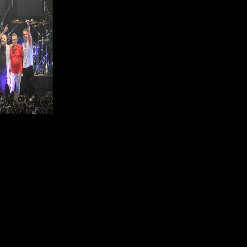 Enanitos Verdes y Caramelos de Cianuro cautivaron con su Verde Veneno