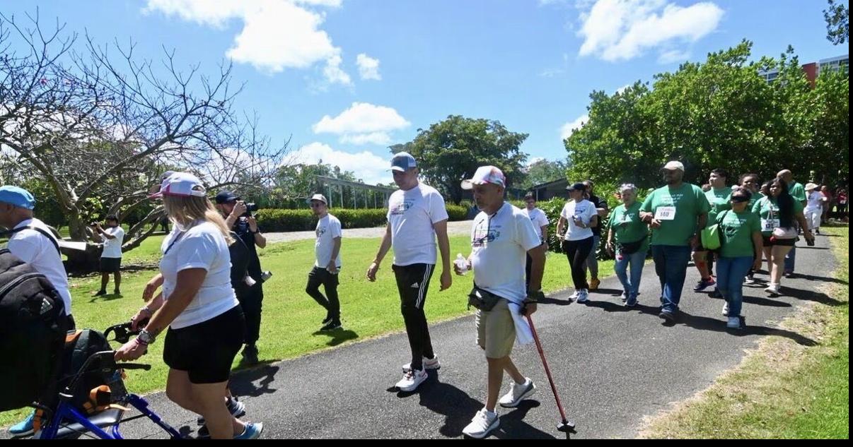 Decenas participan en caminata por la concienciación del Parkinson en San Juan