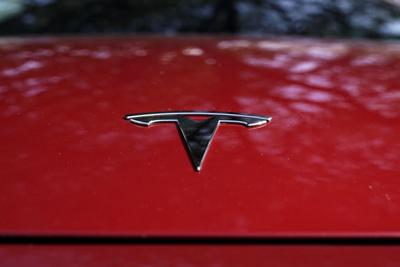 ATENCIÓN: Investigan 120,000 autos de Tesla por desperfectos con el volante