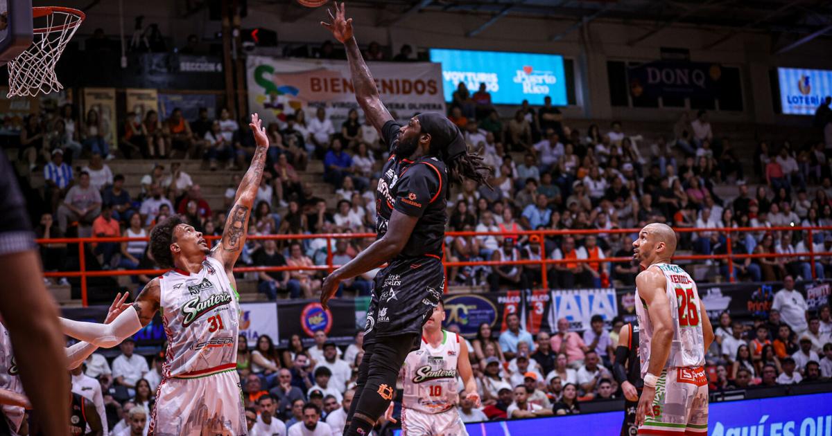 Los Atléticos honran a Piculín Ortiz con victoria ante los Santeros de Aguada
