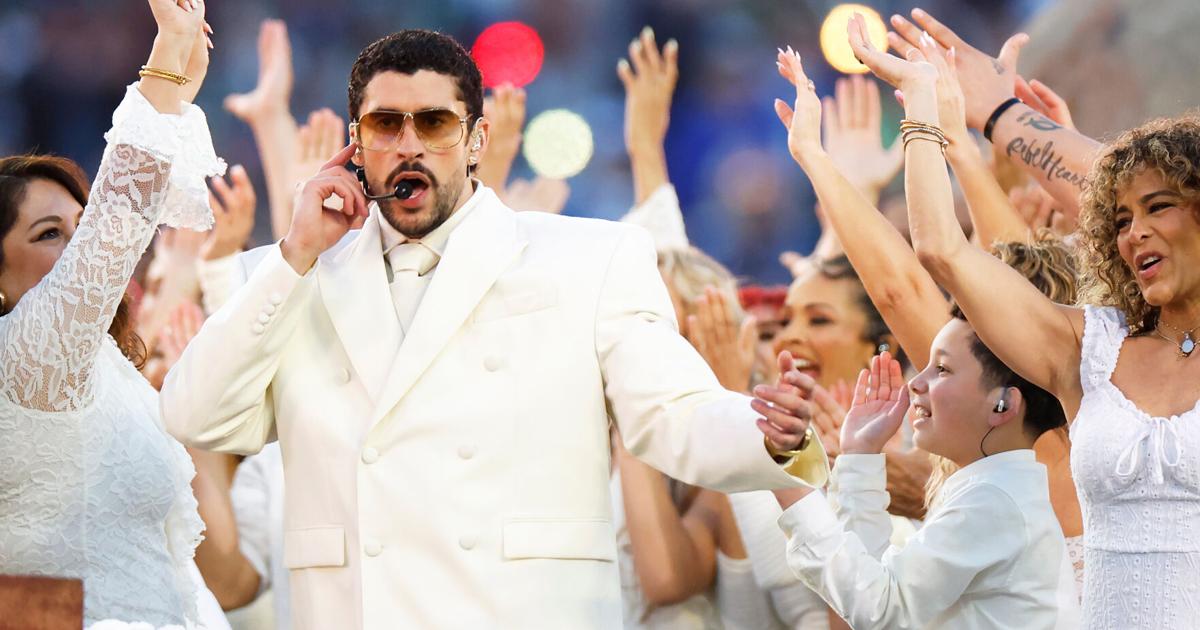 El español, perreo y Bad Bunny: Espectáculo del Super Bowl acumula sobre 2,000 quejas ante la FCC