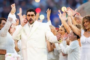 Imagen de la cobertura de: Bad Bunny gana 7 premios Emmy por su espectáculo de medio tiempo del Super Bowl