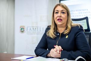 Imagen del artículo de El Vocero: Secretaria de Familia rechaza denuncias sobre menores que duermen en oficinas de la agencia