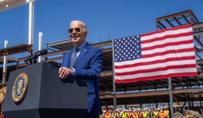 Joe Biden critica a Trump por proyecto fallido en Wisconsin